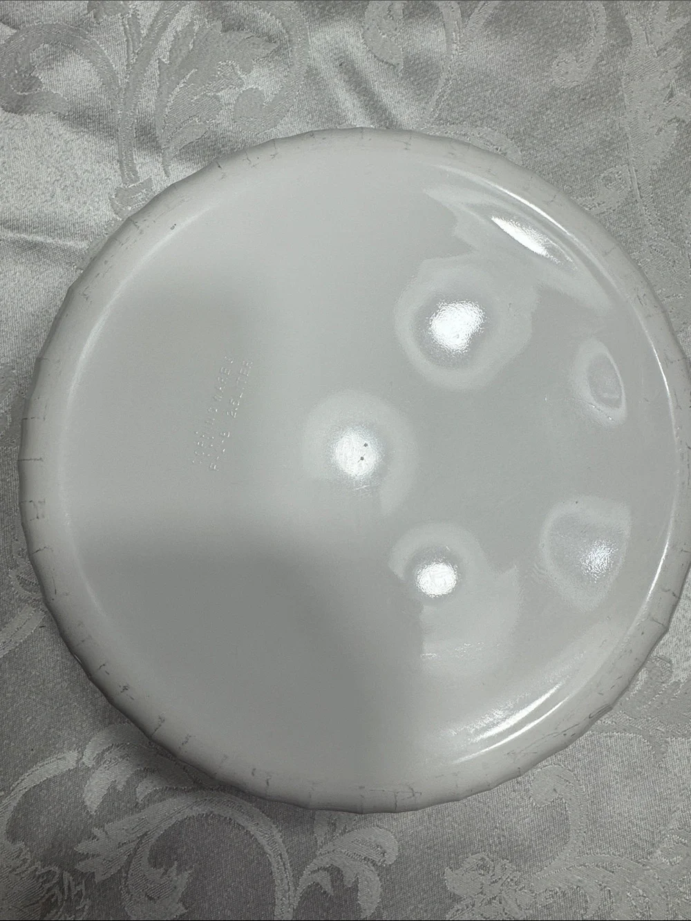Corning ware French White 2.5 liter casserole w/lid.